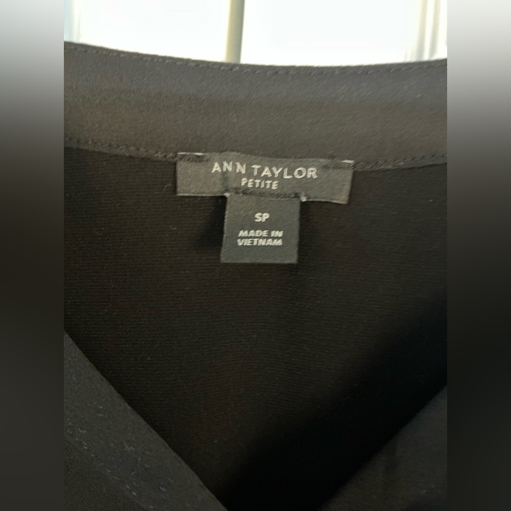 Ann Taylor V-neck blouse - Picture 3 of 4